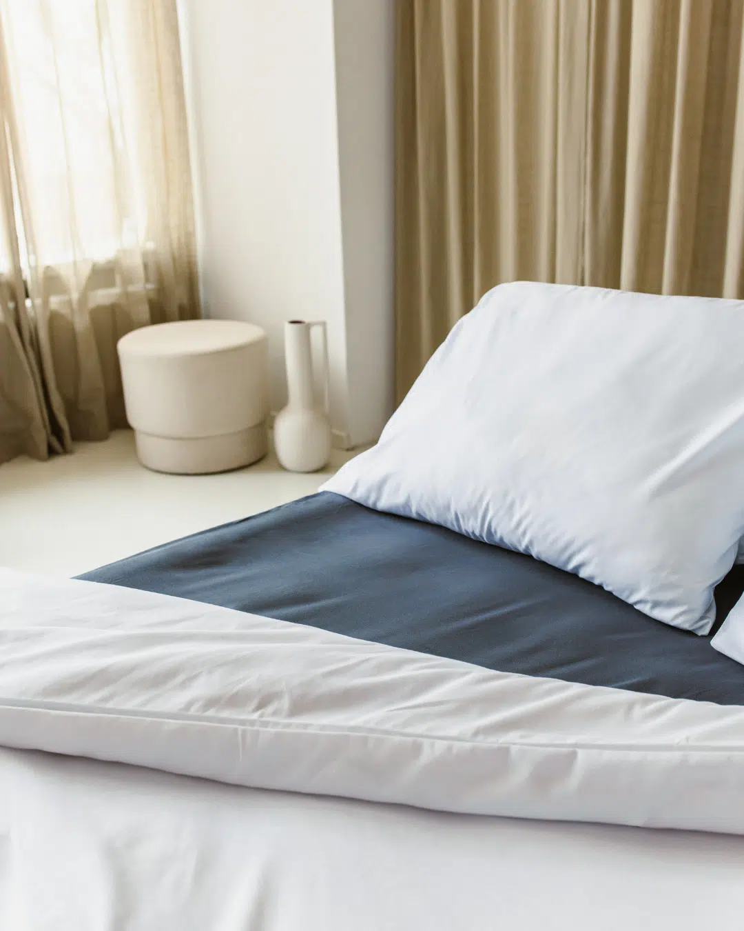 Néarr Balken bed massief eikenhout robuust design