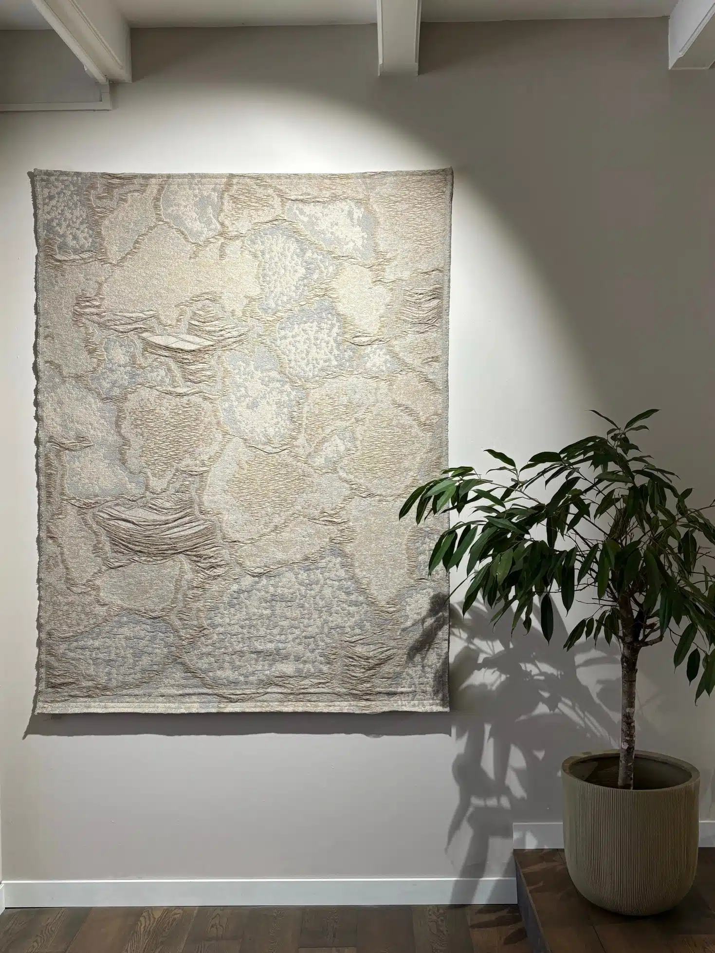 Wool & Wire vloerkleed natuurlijke materialen slaapkamer